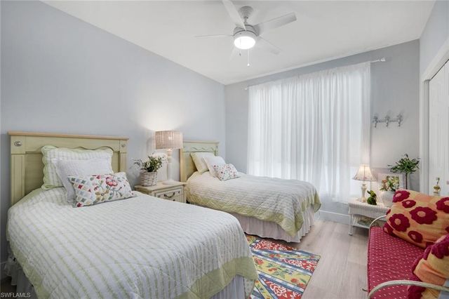 1335 Charleston Square DR 6, Naples, FL 34110