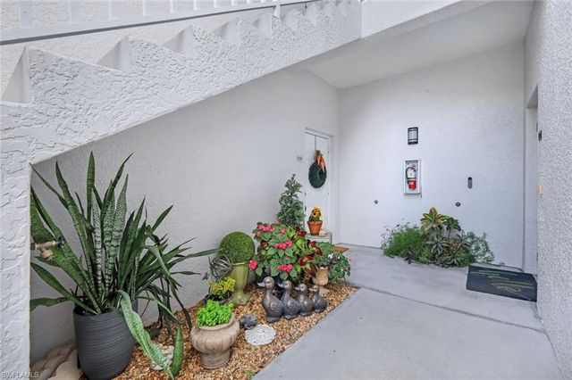 1335 Charleston Square DR 6, Naples, FL 34110