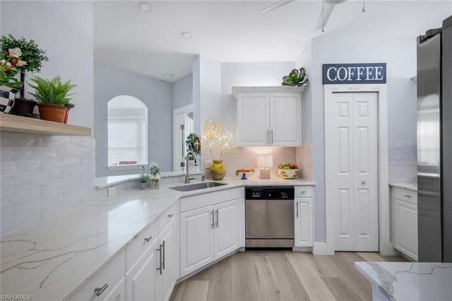 1335 Charleston Square DR 6, Naples, FL 34110