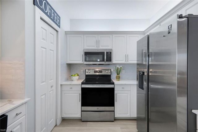 1335 Charleston Square DR 6, Naples, FL 34110