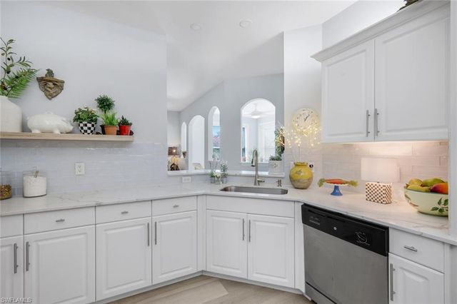 1335 Charleston Square DR 6, Naples, FL 34110