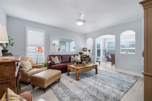 1335 Charleston Square DR 6, Naples, FL 34110