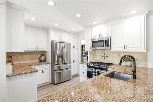 1902 Larkin Dr, Roseville, CA 95661