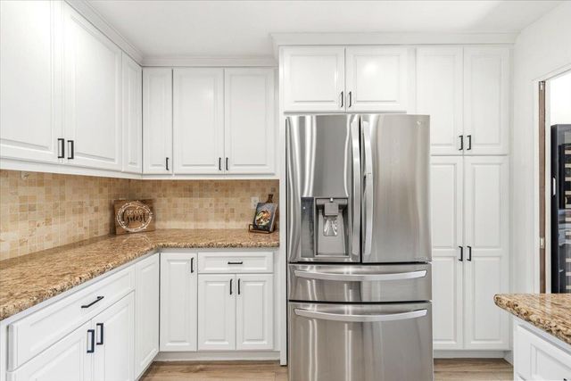 1902 Larkin Dr, Roseville, CA 95661