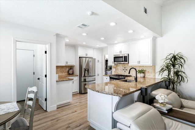 1902 Larkin Dr, Roseville, CA 95661