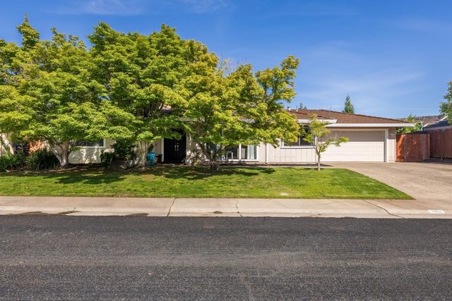 1902 Larkin Dr, Roseville, CA 95661