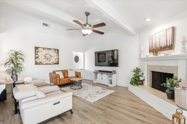 1902 Larkin Dr, Roseville, CA 95661