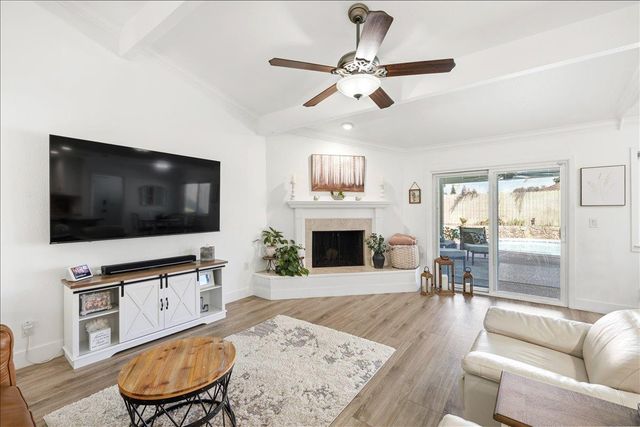 1902 Larkin Dr, Roseville, CA 95661