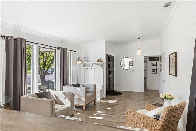 1902 Larkin Dr, Roseville, CA 95661