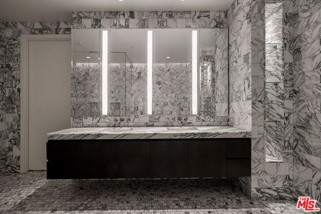 8420 W Sunset Boulevard 405, West Hollywood, CA 90069