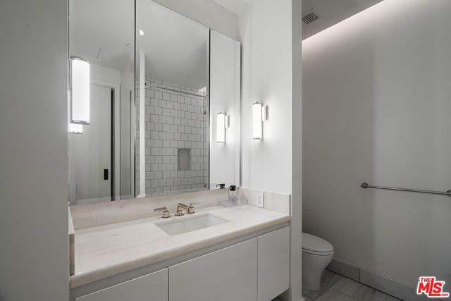 8420 W Sunset Boulevard 405, West Hollywood, CA 90069