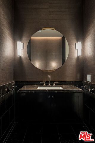 8420 W Sunset Boulevard 405, West Hollywood, CA 90069