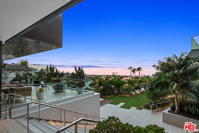 8420 W Sunset Boulevard 405, West Hollywood, CA 90069