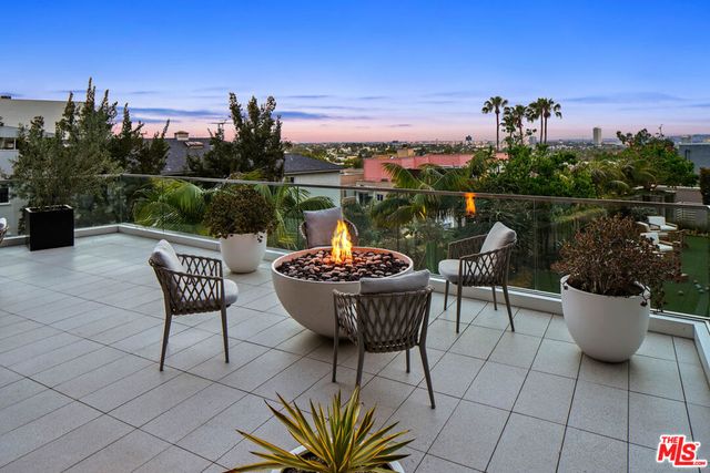 8420 W Sunset Boulevard 405, West Hollywood, CA 90069