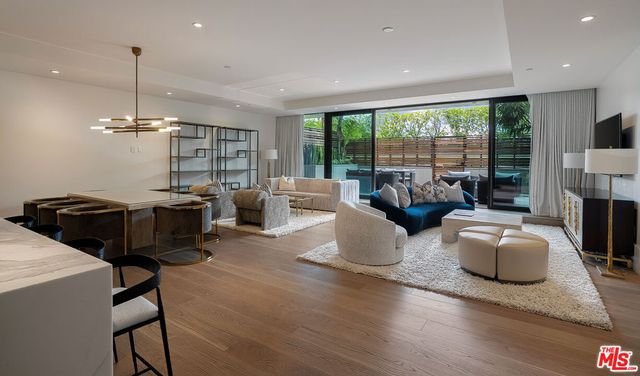 8420 W Sunset Boulevard 405, West Hollywood, CA 90069