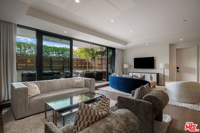 8420 W Sunset Boulevard 405, West Hollywood, CA 90069