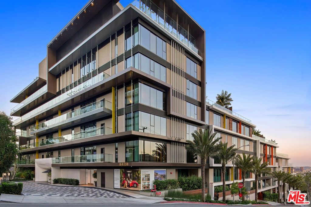 8420 W Sunset Boulevard 405, West Hollywood, CA 90069