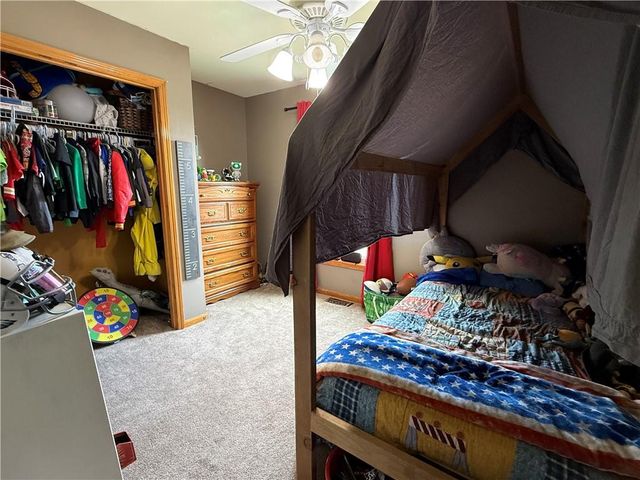 104 Spinnaker Drive, Smithville, MO 64089