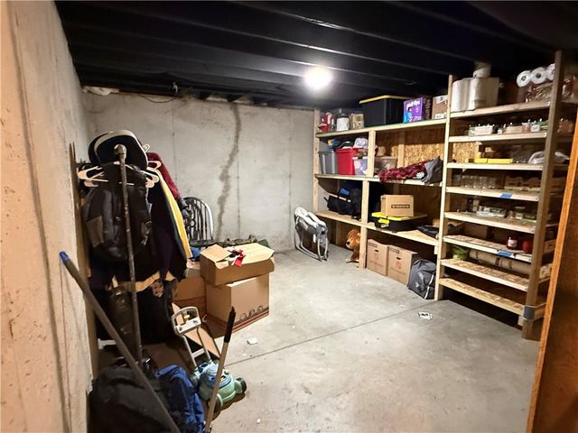 104 Spinnaker Drive, Smithville, MO 64089