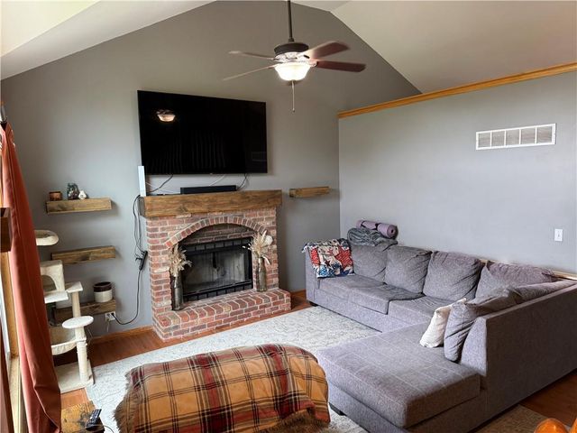 104 Spinnaker Drive, Smithville, MO 64089