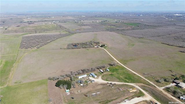 445 Katie Ln, Seguin, TX 78155