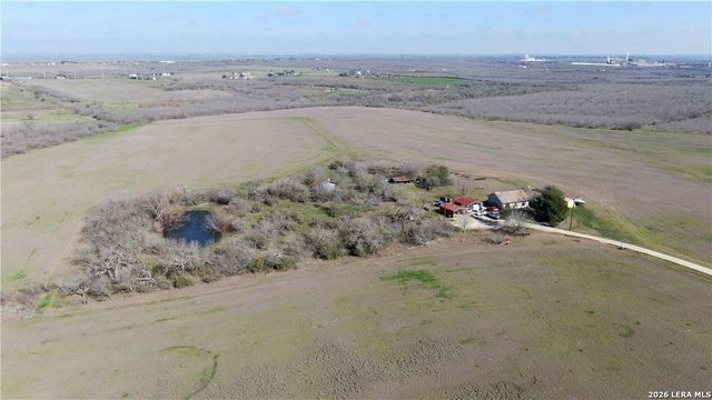 445 Katie Ln, Seguin, TX 78155