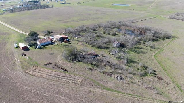 445 Katie Ln, Seguin, TX 78155