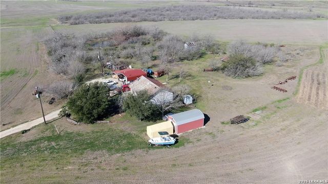 445 Katie Ln, Seguin, TX 78155