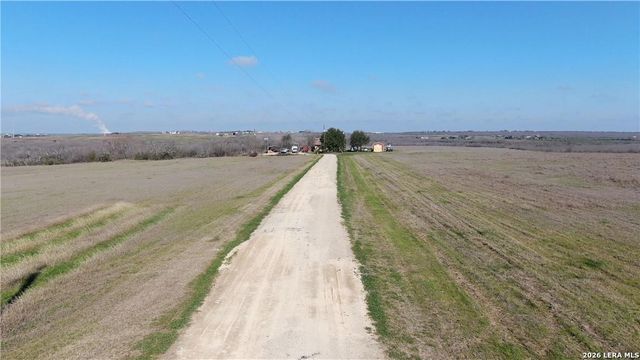 445 Katie Ln, Seguin, TX 78155