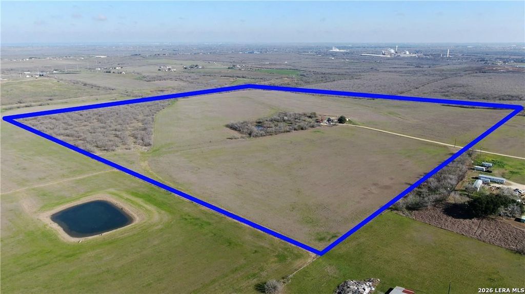 445 Katie Ln, Seguin, TX 78155