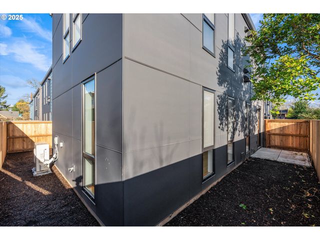 5484 Se Boise St, Portland, OR 97206