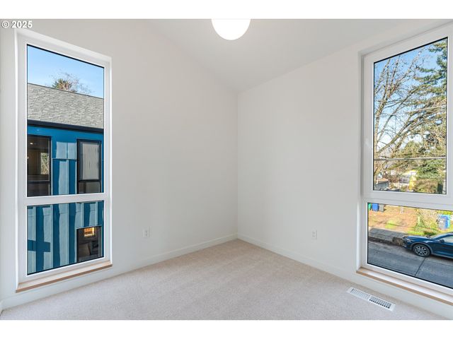 5484 Se Boise St, Portland, OR 97206