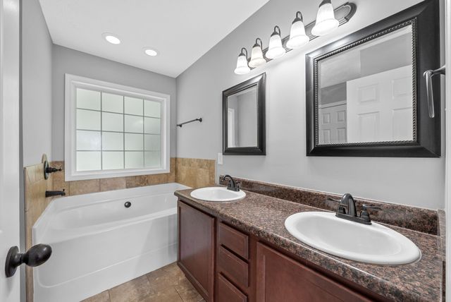 1873 Jackie Lorraine Dr, Clarksville, TN 37042