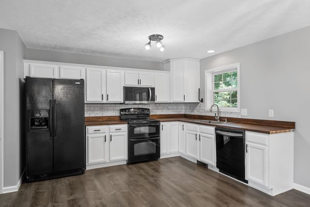 1873 Jackie Lorraine Dr, Clarksville, TN 37042