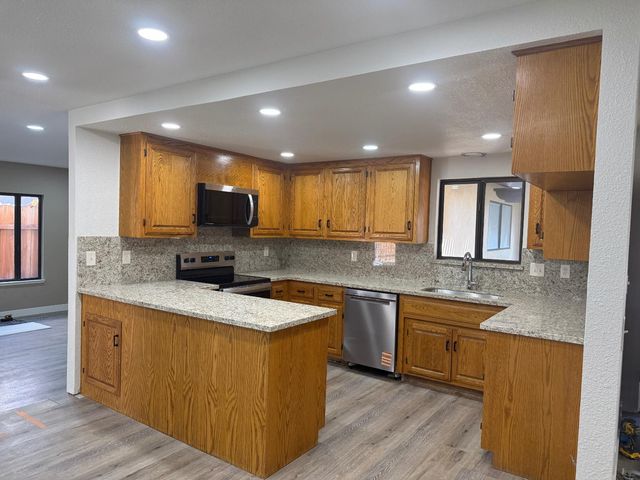 1950 Blue Spruce Dr, Oakdale, CA 95361