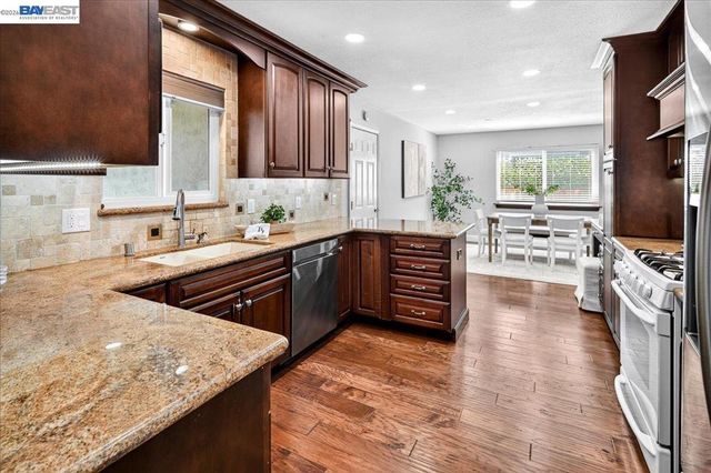 961 Essex St, Livermore, CA 94550