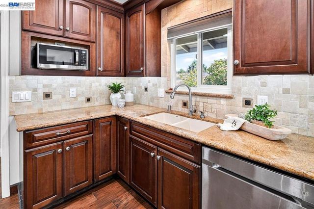 961 Essex St, Livermore, CA 94550