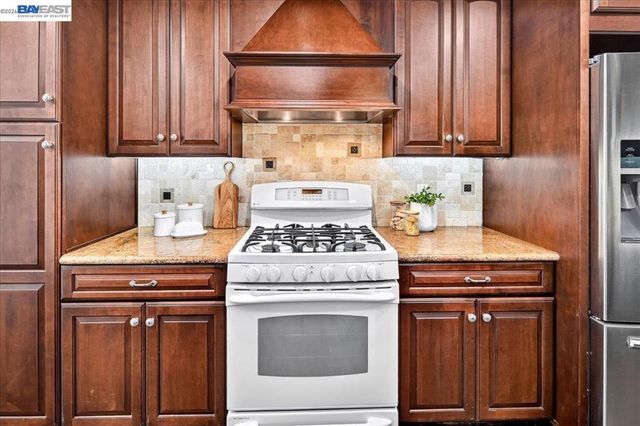 961 Essex St, Livermore, CA 94550