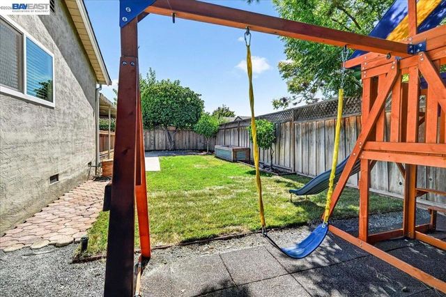 961 Essex St, Livermore, CA 94550