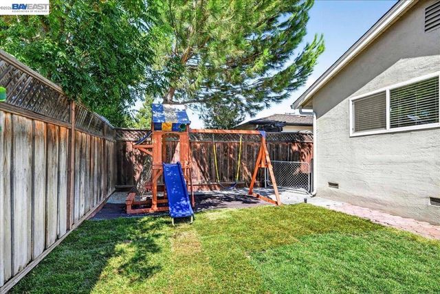 961 Essex St, Livermore, CA 94550