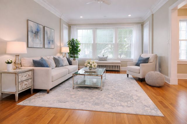 612 Sheridan Road 1, Evanston, IL 60202
