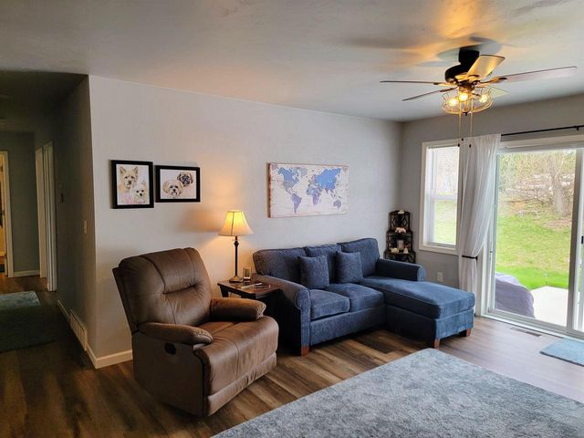 2125 ABBEY ROAD, New London, WI 54961