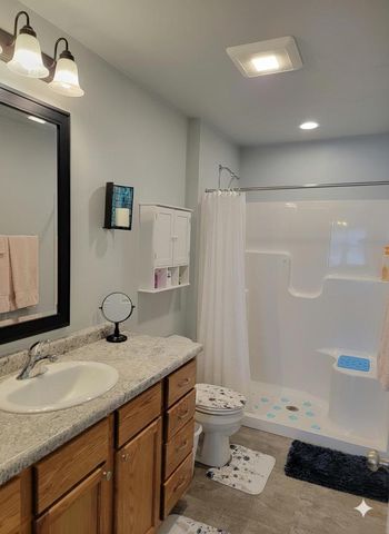 2125 ABBEY ROAD, New London, WI 54961
