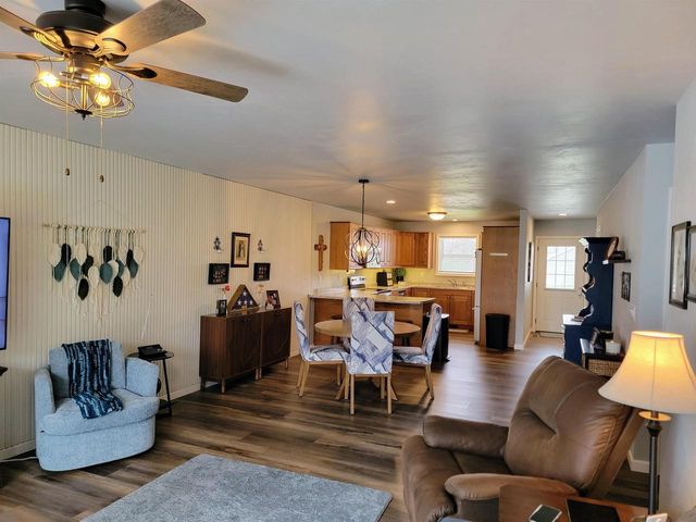 2125 ABBEY ROAD, New London, WI 54961