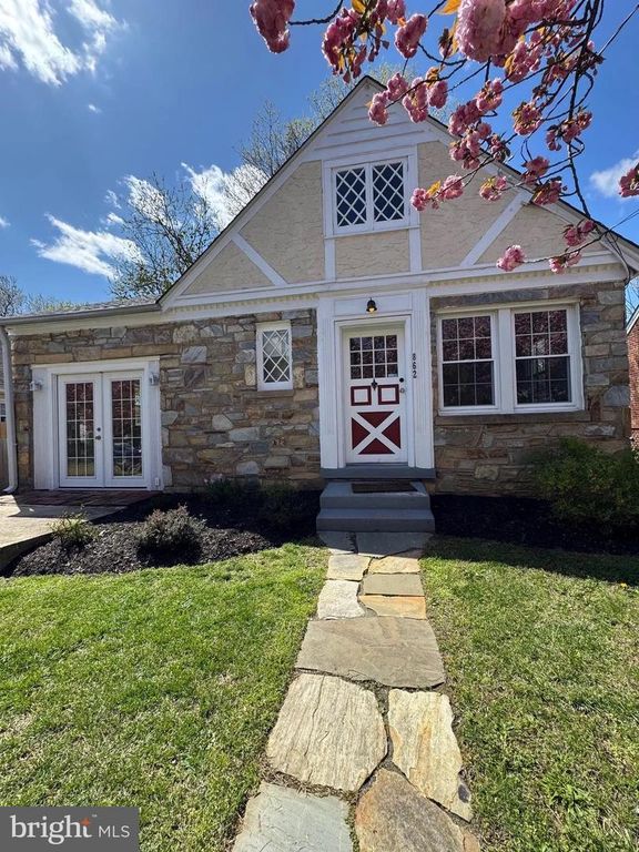 862 N ABINGDON ST, Arlington, VA 22203