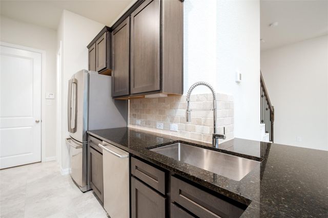 1634 Ryon Falls Drive, Richmond, TX 77469