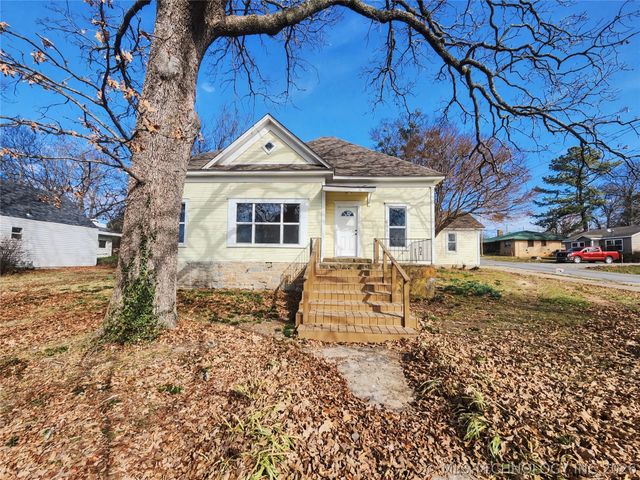 611 Goingsnake Street, Tahlequah, OK 74464