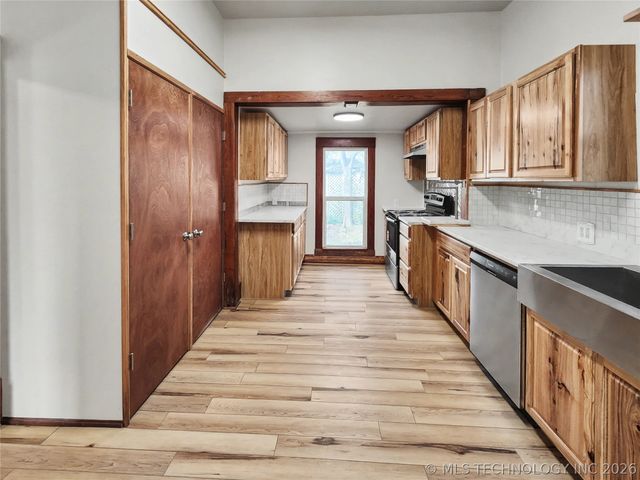 611 Goingsnake Street, Tahlequah, OK 74464