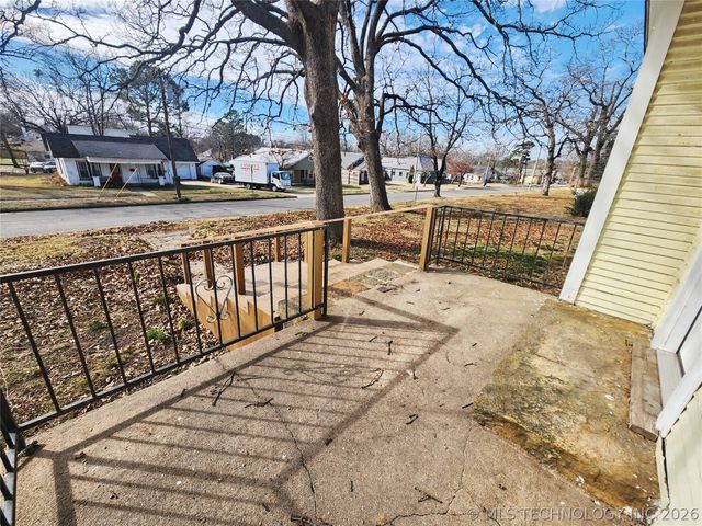 611 Goingsnake Street, Tahlequah, OK 74464