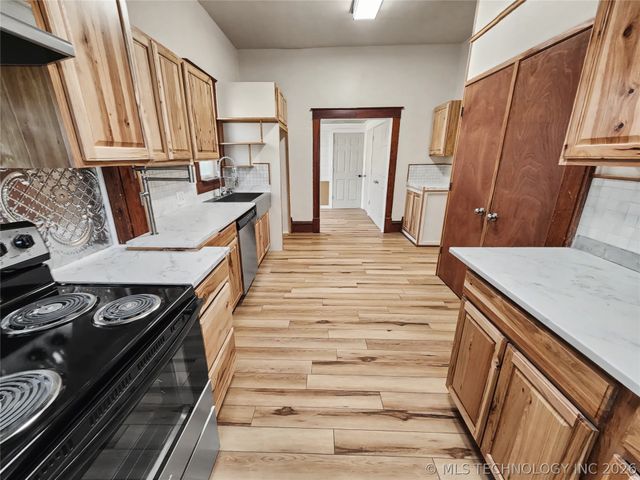 611 Goingsnake Street, Tahlequah, OK 74464